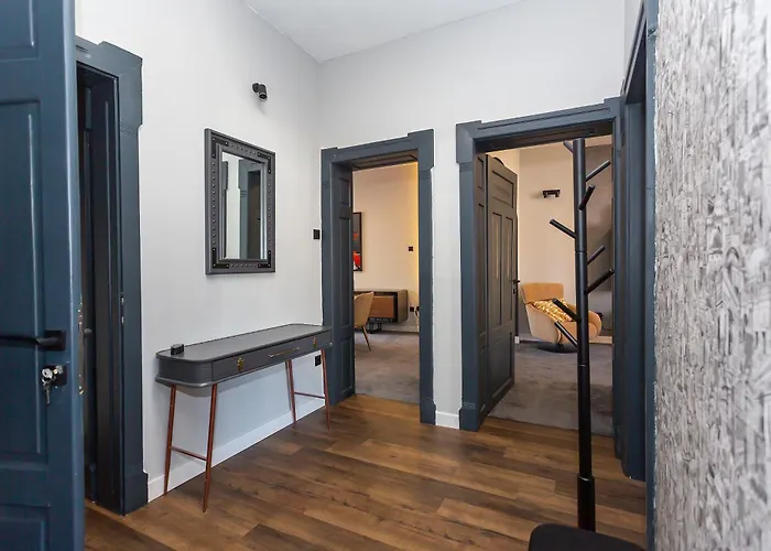 Urban Elegance * Sofia