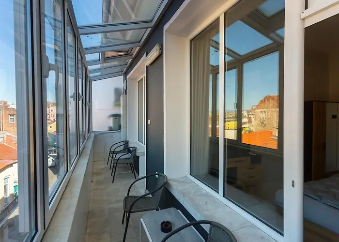 Urban Elegance Apartment