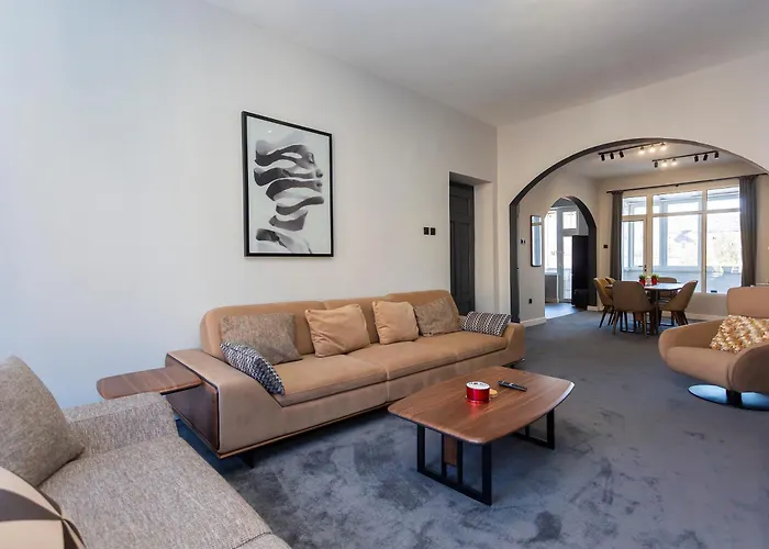 Urban Elegance * Sofia