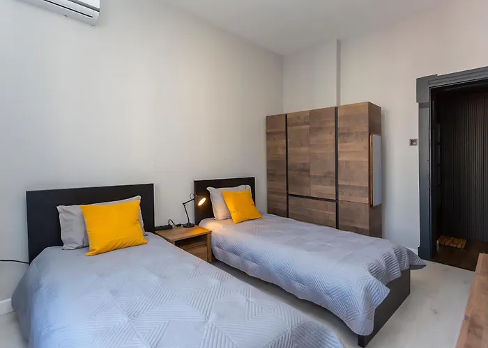 Urban Elegance Apartment