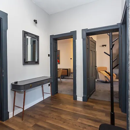 Urban Elegance * Sofia