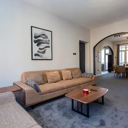 Urban Elegance * Sofia